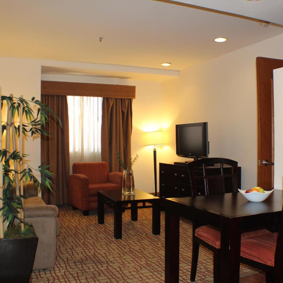 Wyndham Garden Torreon Tecnologico Hotel Exterior photo