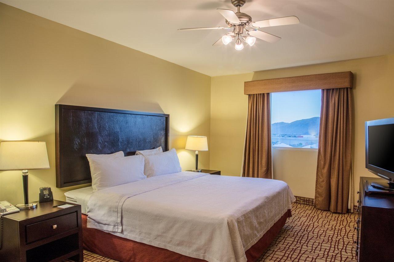 Wyndham Garden Torreon Tecnologico Hotel Exterior photo