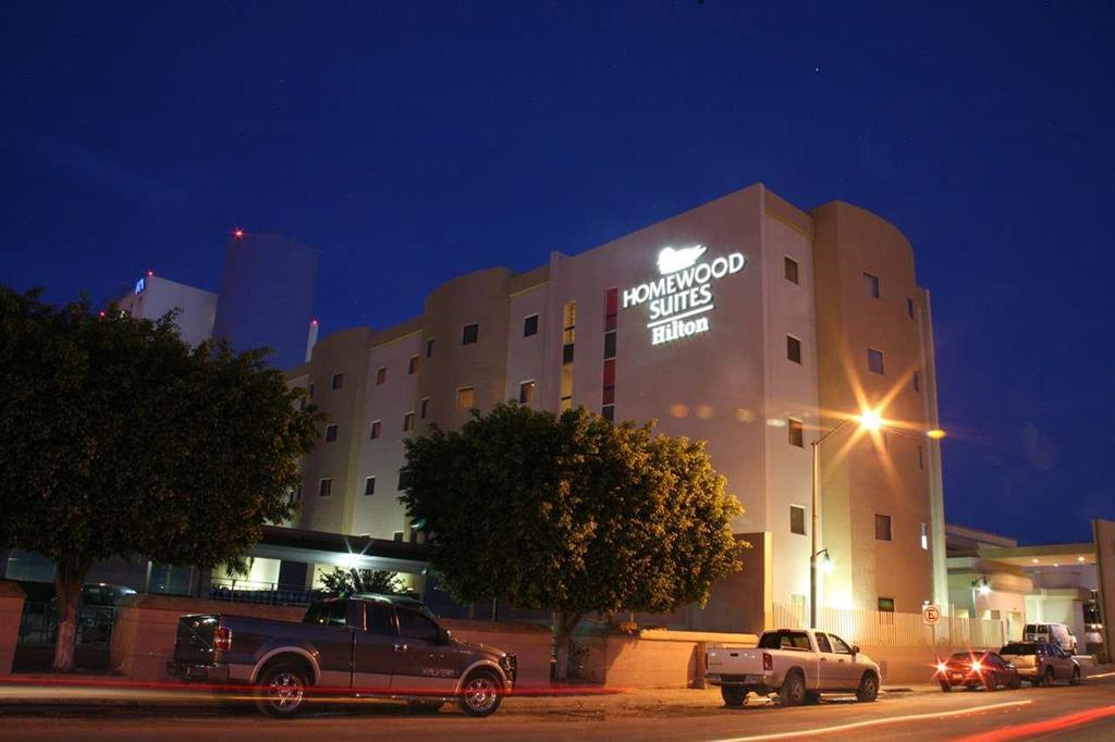 Wyndham Garden Torreon Tecnologico Hotel Exterior photo